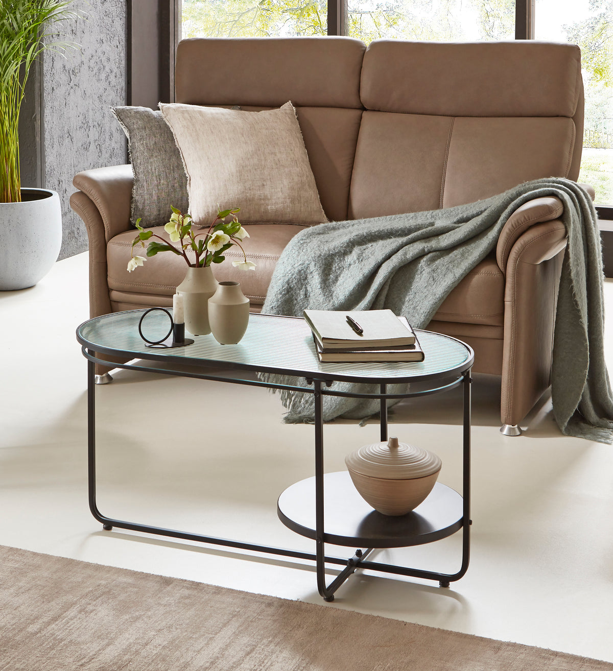 HAKU Möbel Couchtisch aus Metall mit Glas in Schwarz 90 x 42 x 49 cm