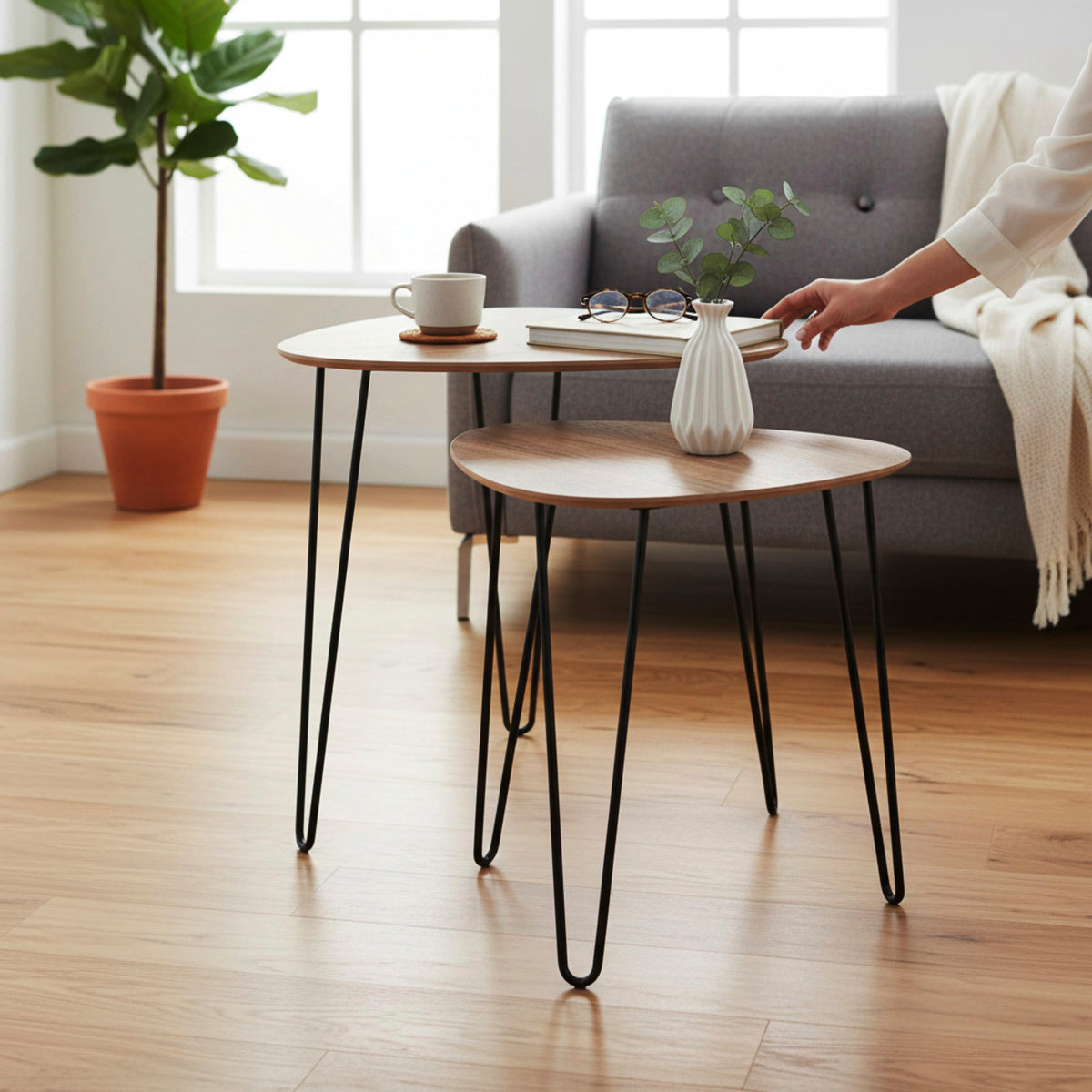 HAKU Möbel Beistelltisch aus MDF kratzbeständig in Braun B 40-48 cm H 43-48 cm, 48 x 48 cm, H 48 cm in Eiche, Schwarz