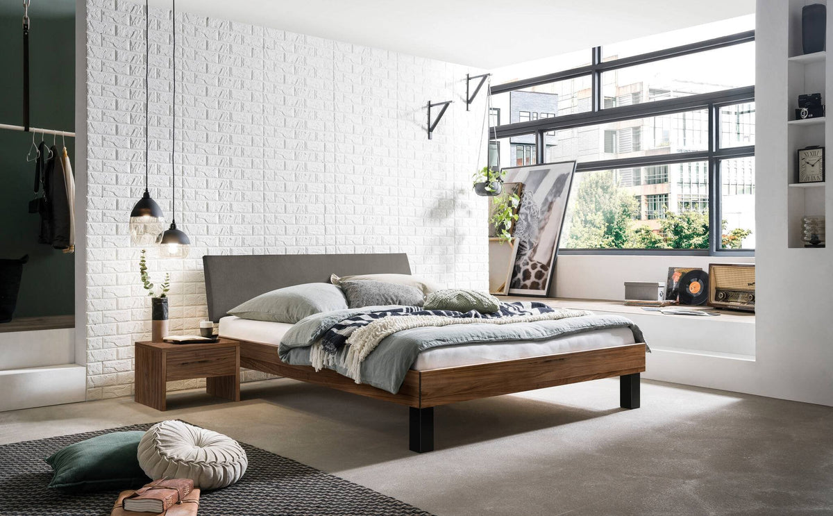 Hasena Sondrio Massivholzbett mit Polsterkopfteil – 90 x 200 cm, 25 cm, Nussbaum, geölt
