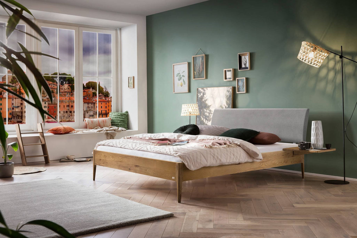 Hasena Sestola Bett mit Polsterkopfteil – 140 x 200 cm, Fusshöhe 25 cm, Wildeiche natur, geölt, 840-Pace light grey