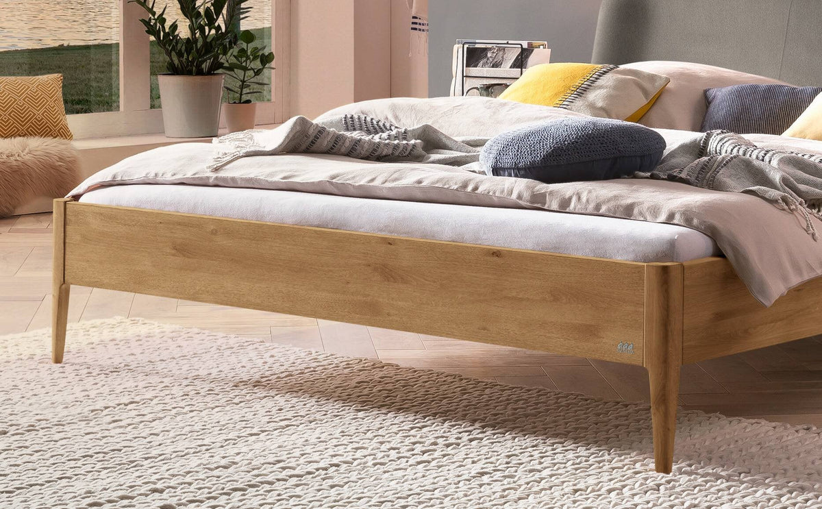 Hasena Pienza Bett mit Polsterkopfteil – 160 x 200 cm, 25 cm, Wildeiche natur, geölt
