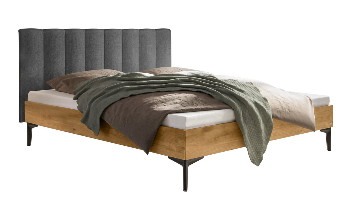 Hasena Donata Massivholzbett mit Polsterkopfteil – 140 x 200 cm, Fusshöhe 20 cm, Wildeiche natur, geölt, Pace grey