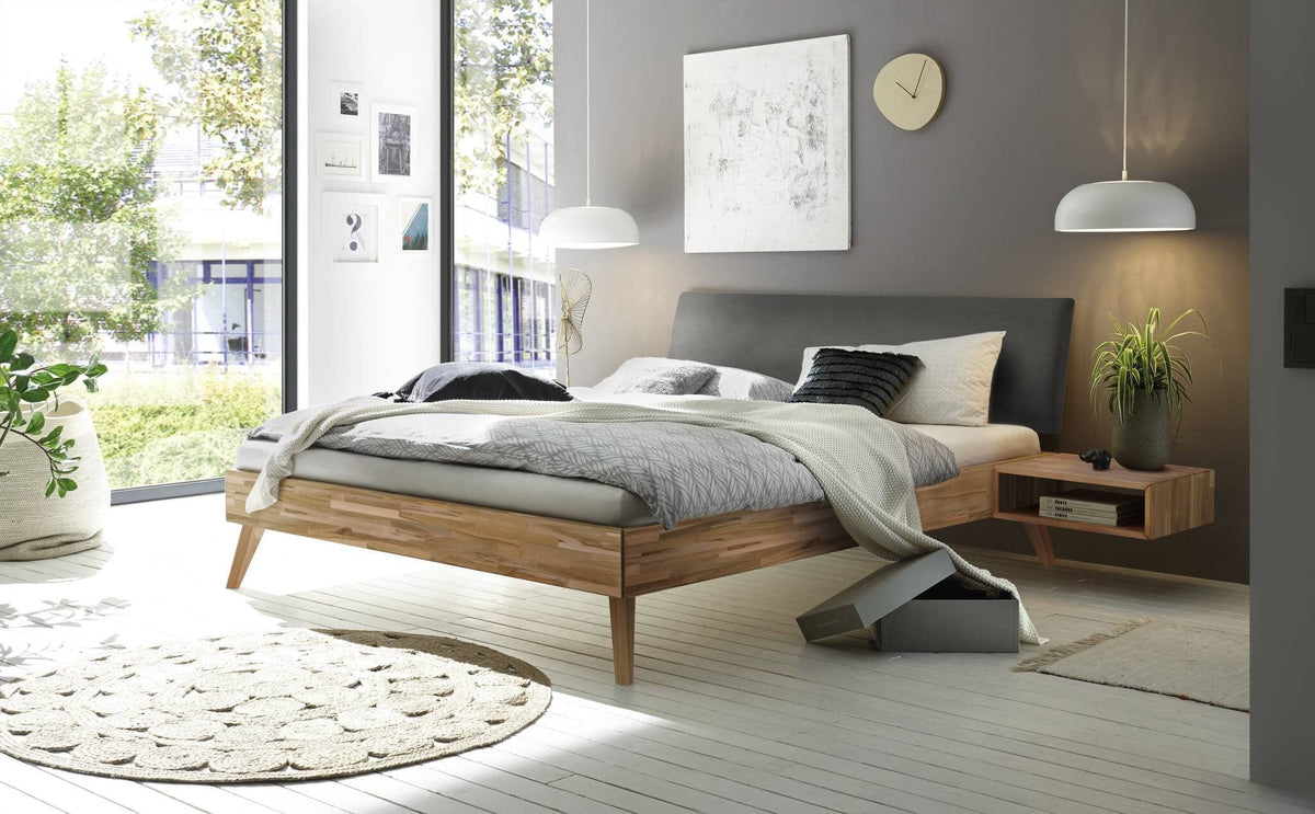 Hasena Pesaro Bett mit Polsterkopfteil – 90 x 200 cm, Fusshöhe 25 cm, Kernbuche natur, geölt, Monet steel