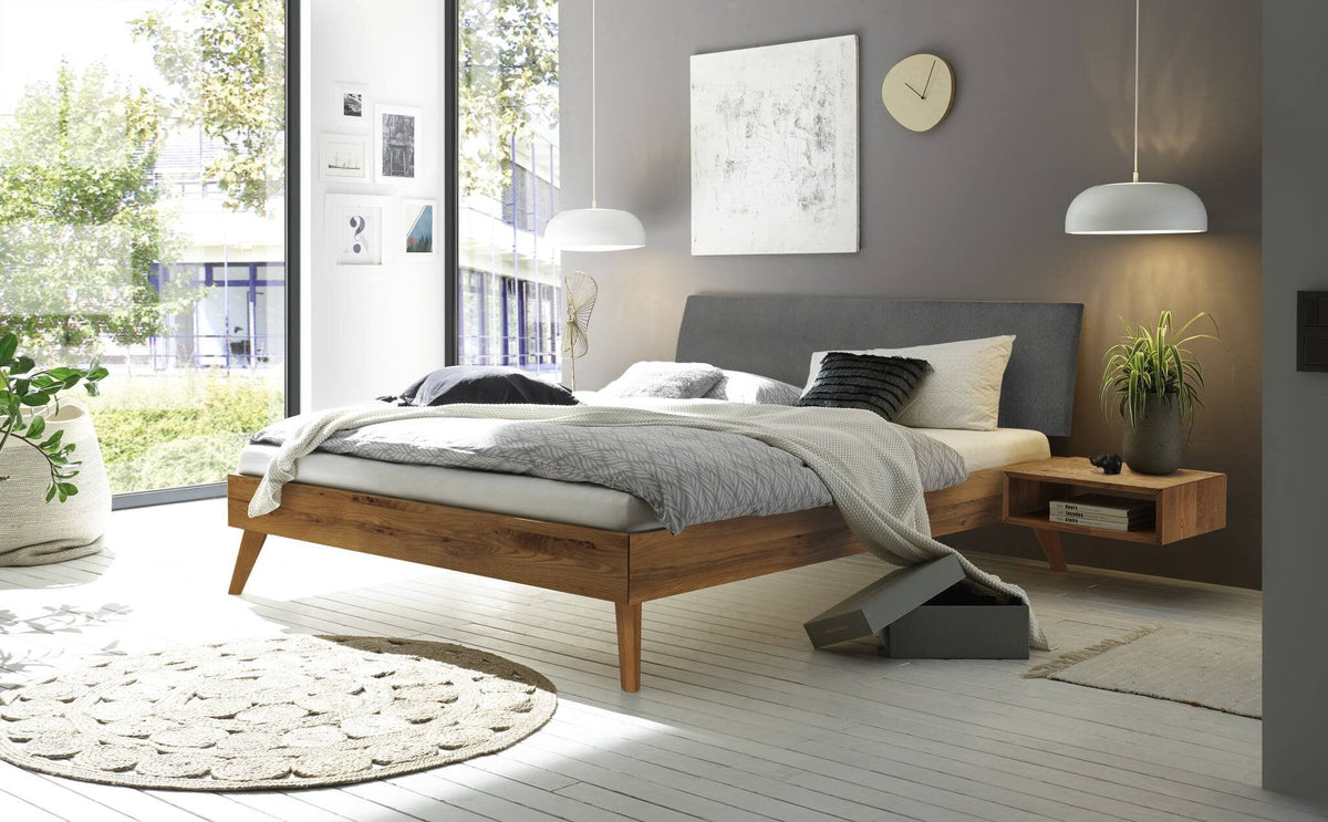 Hasena Pesaro Bett mit Polsterkopfteil – 90 x 200 cm, Fusshöhe 25 cm, Wildeiche natur, geölt, Pace grey
