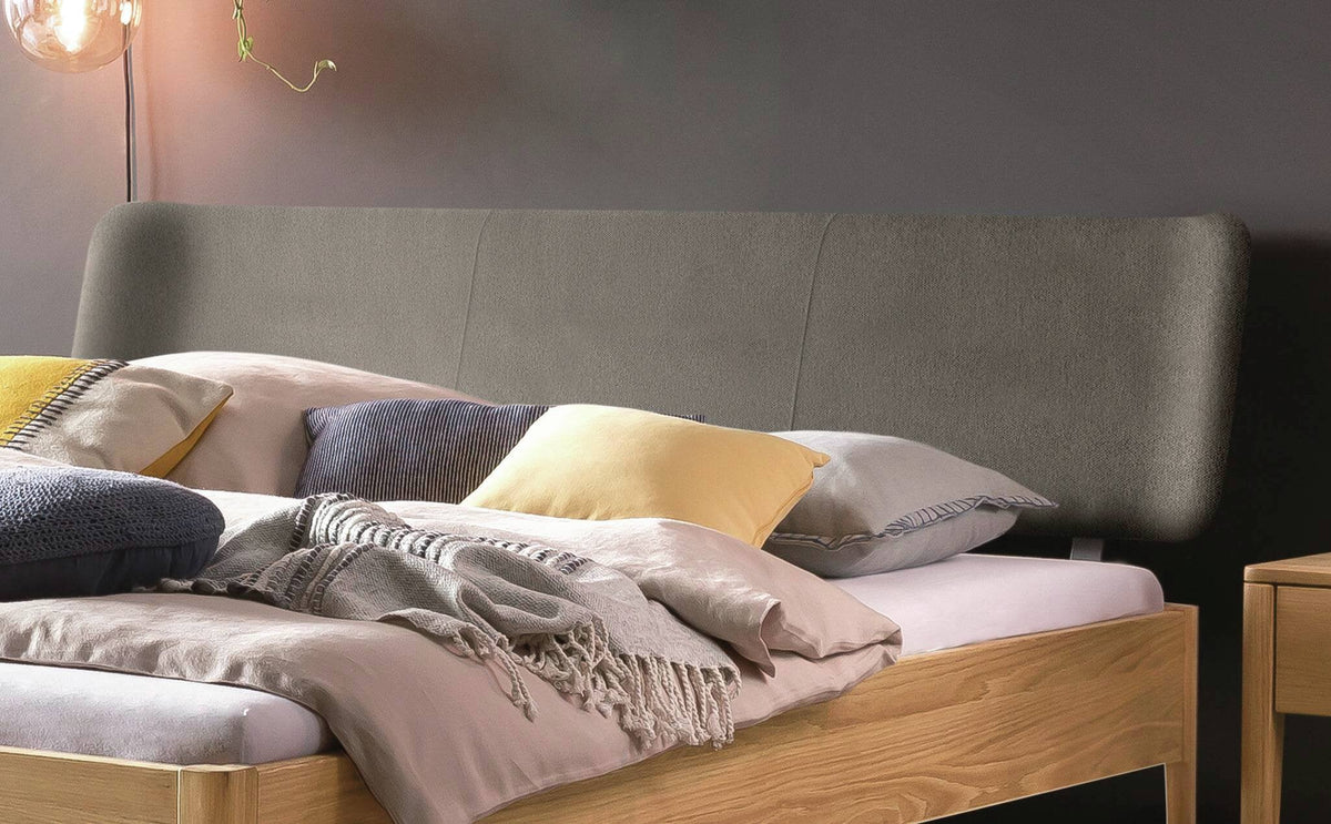 Hasena Pienza Bett mit Polsterkopfteil – 160 x 200 cm, 20 cm, Nussbaum, geölt